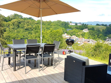 Avant / Après Réalisation d'une terrasse bois pour une maison à Alby-sur-Cheran