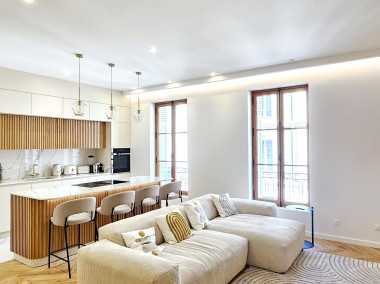 AVANT APRES / TRANSFORMATION D'UN PLATEAU BRUT DE 103m² RUE DE L'ANNEXION, ANNECY